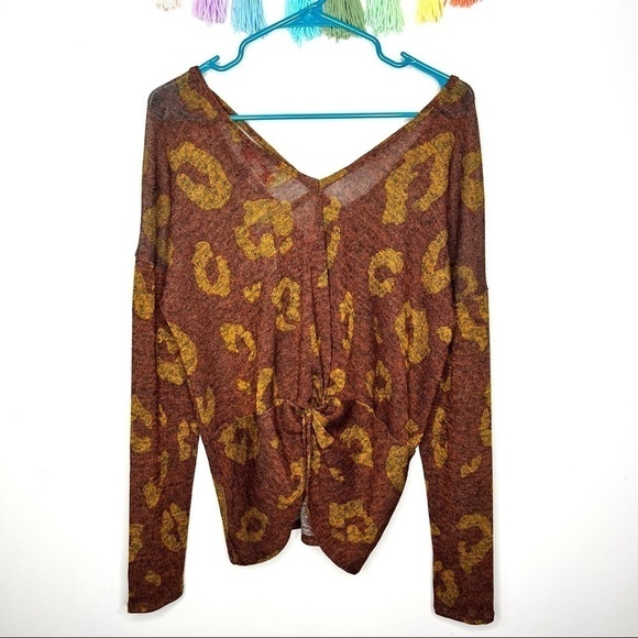 Boutique Rust Leopard Catimal Criss Cross Knotted Pull On Long Sleeve Top Small - Picture 2 of 15
